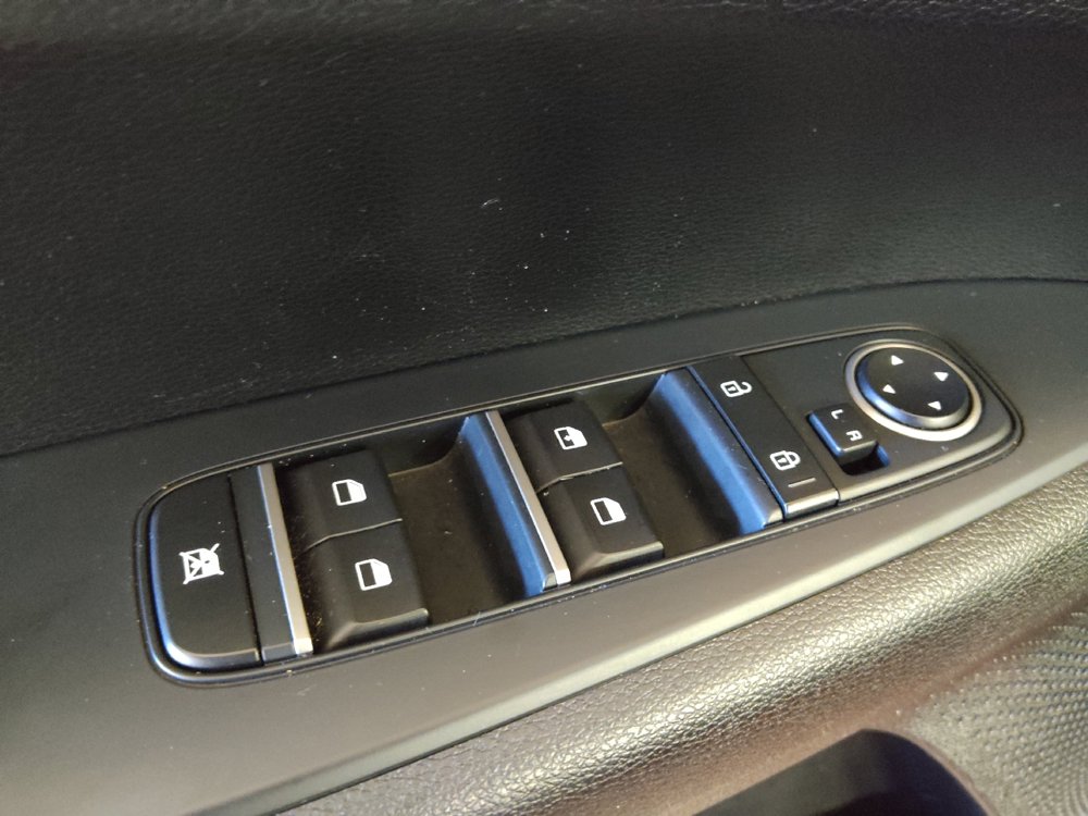 Used 2019 Kia Forte LXS FWD image 27