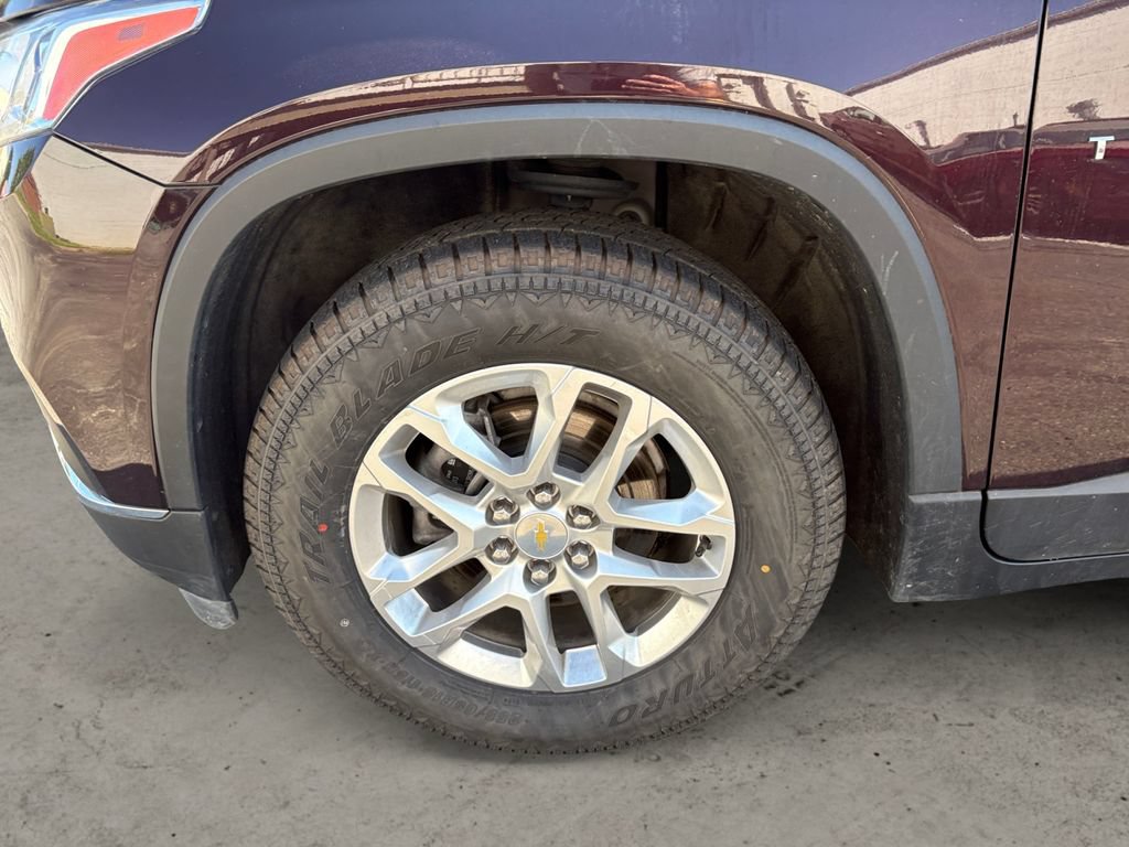 Used 2021 Chevrolet Traverse LT AWD/4WD image 14