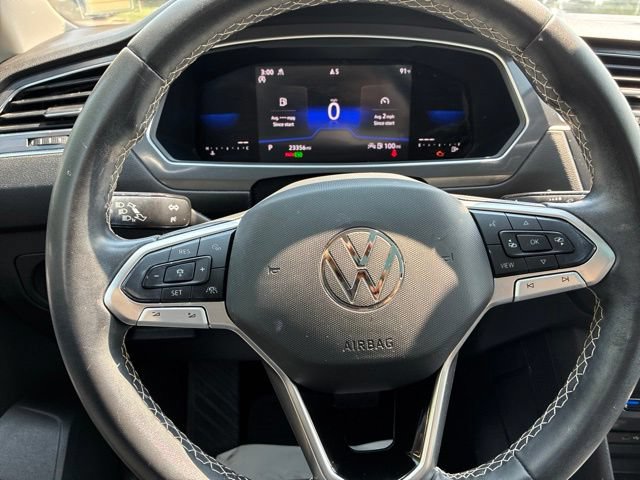 Used 2023 Volkswagen Tiguan SE w/ Panoramic Sunroof Package AWD/4WD image 28