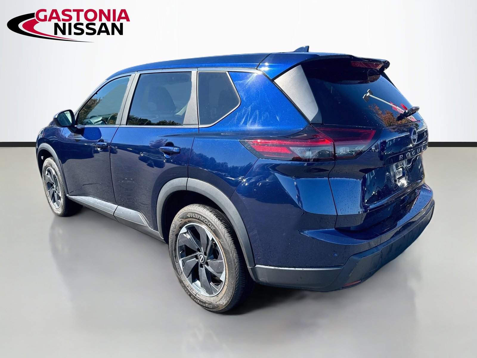 Used 2025 Nissan Rogue SV AWD/4WD image 6