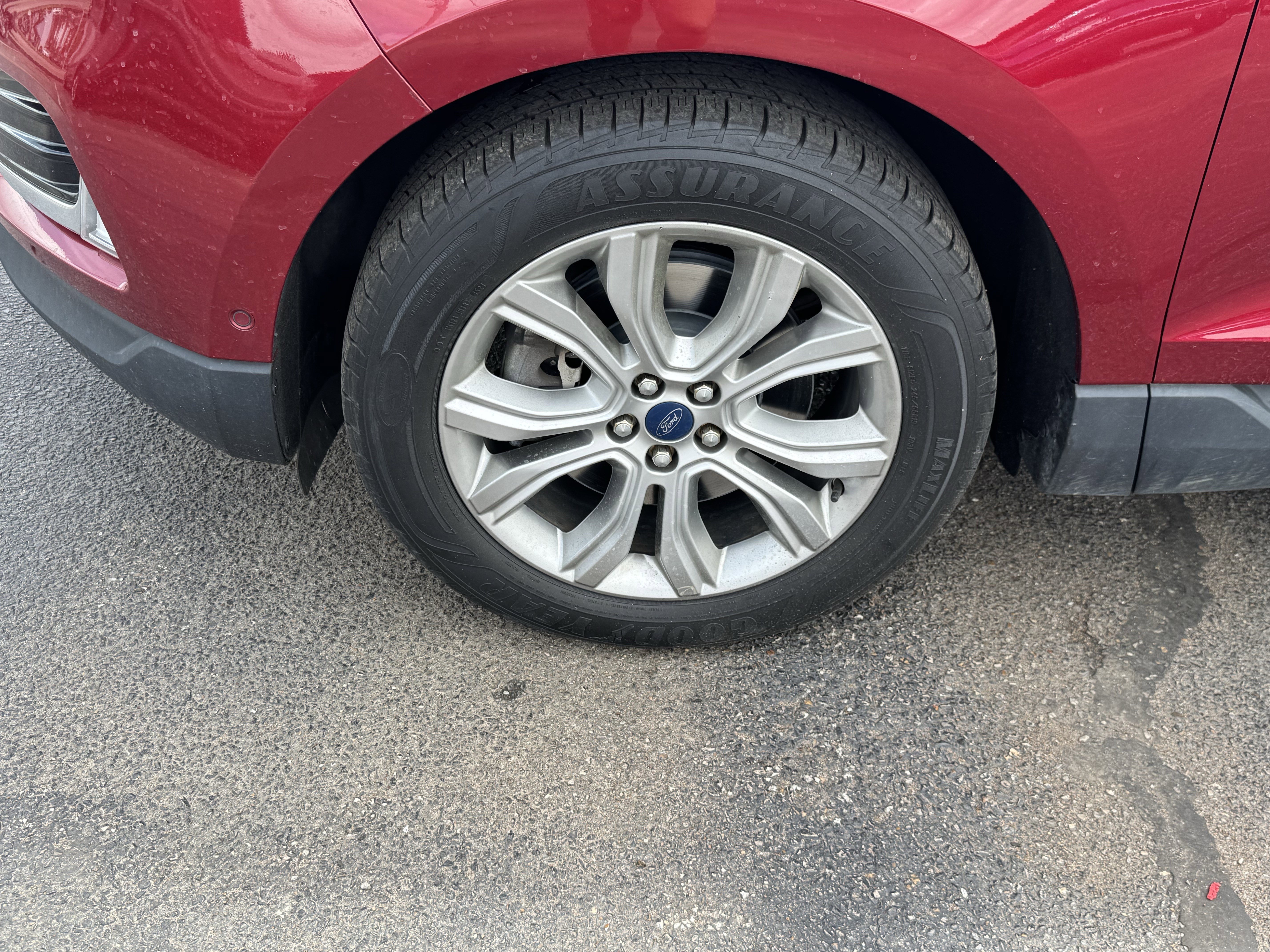 Used 2019 Ford Edge Titanium w/ Equipment Group 301A image 9