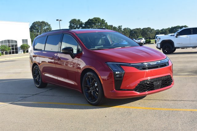 New 2027 Chrysler Pacifica Limited w/ Family Tech Group FWD image 3