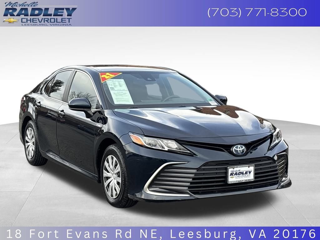 Used 2021 Toyota Camry LE image 8
