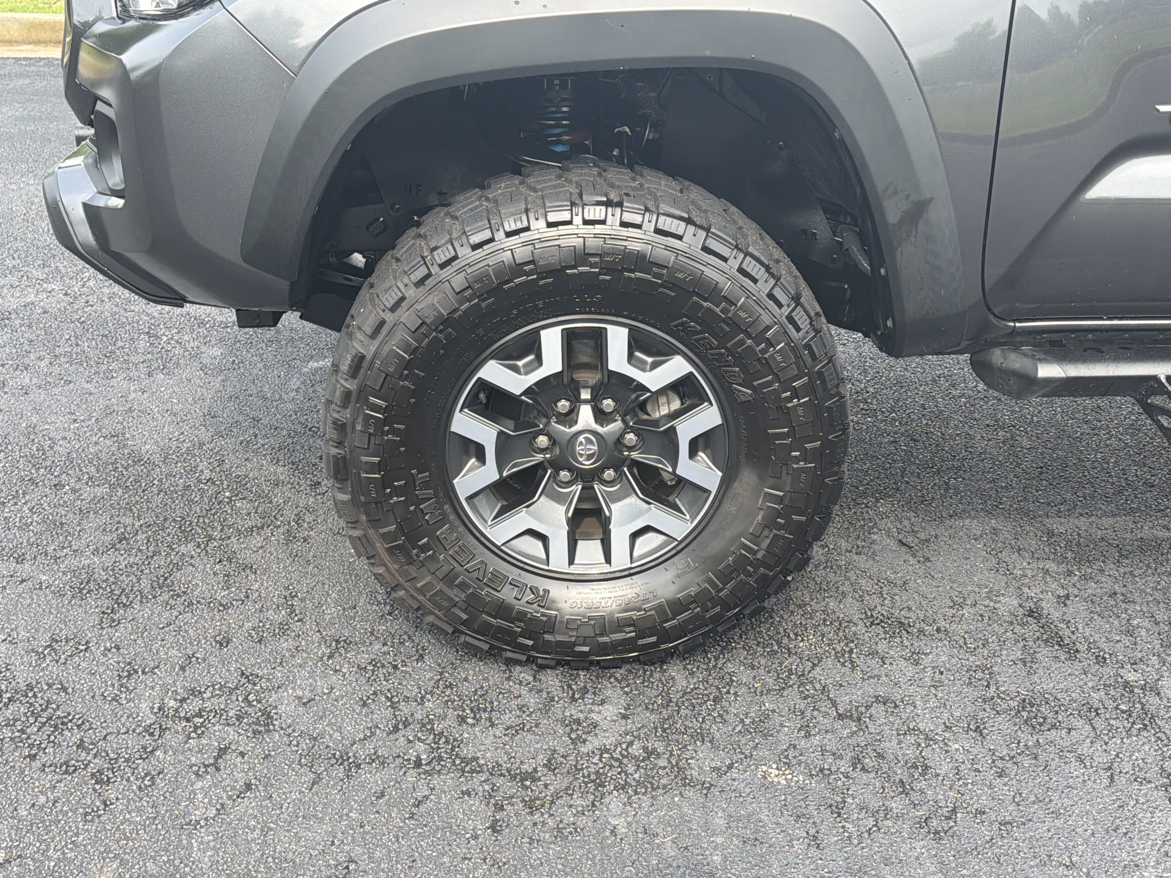 Used 2022 Toyota Tacoma TRD Off-Road w/ Technology Package RWD image 32