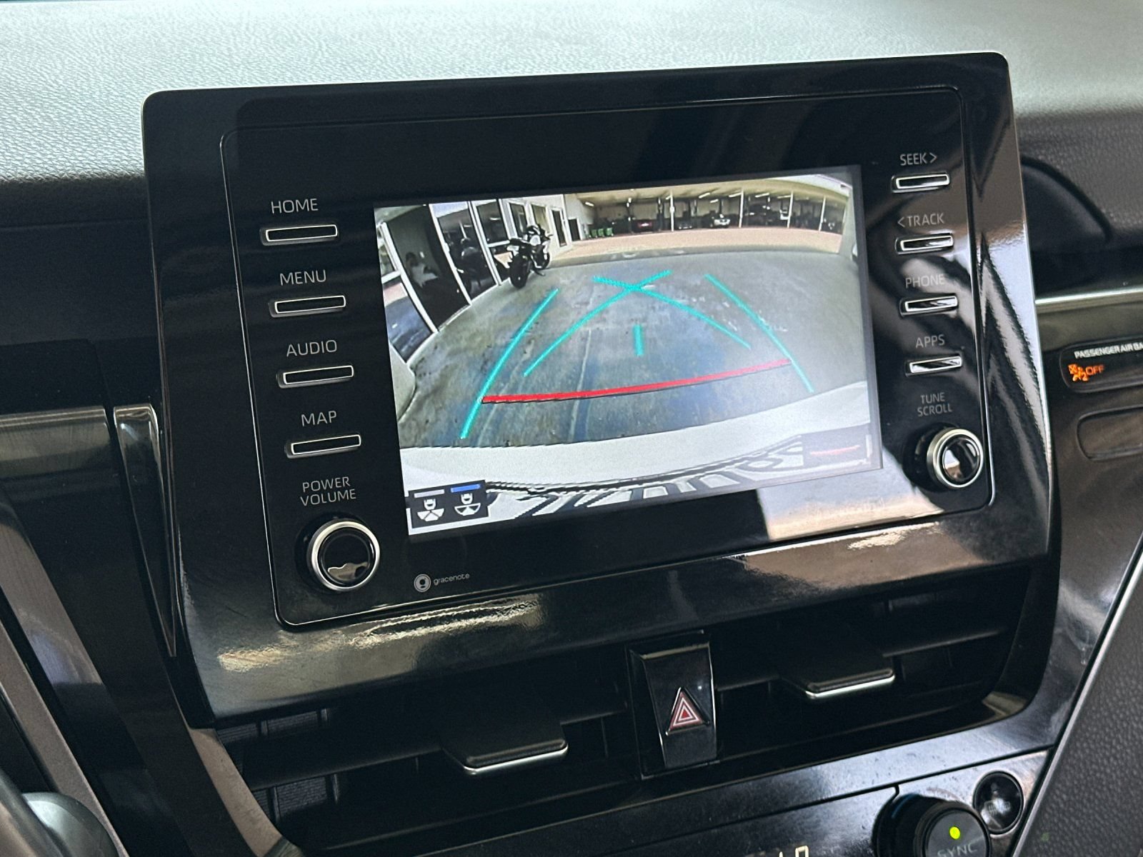 Used 2024 Toyota Camry SE FWD image 17