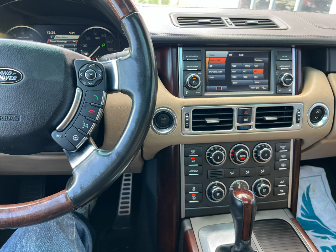 Used 2011 Land Rover Range Rover Supercharged image 18