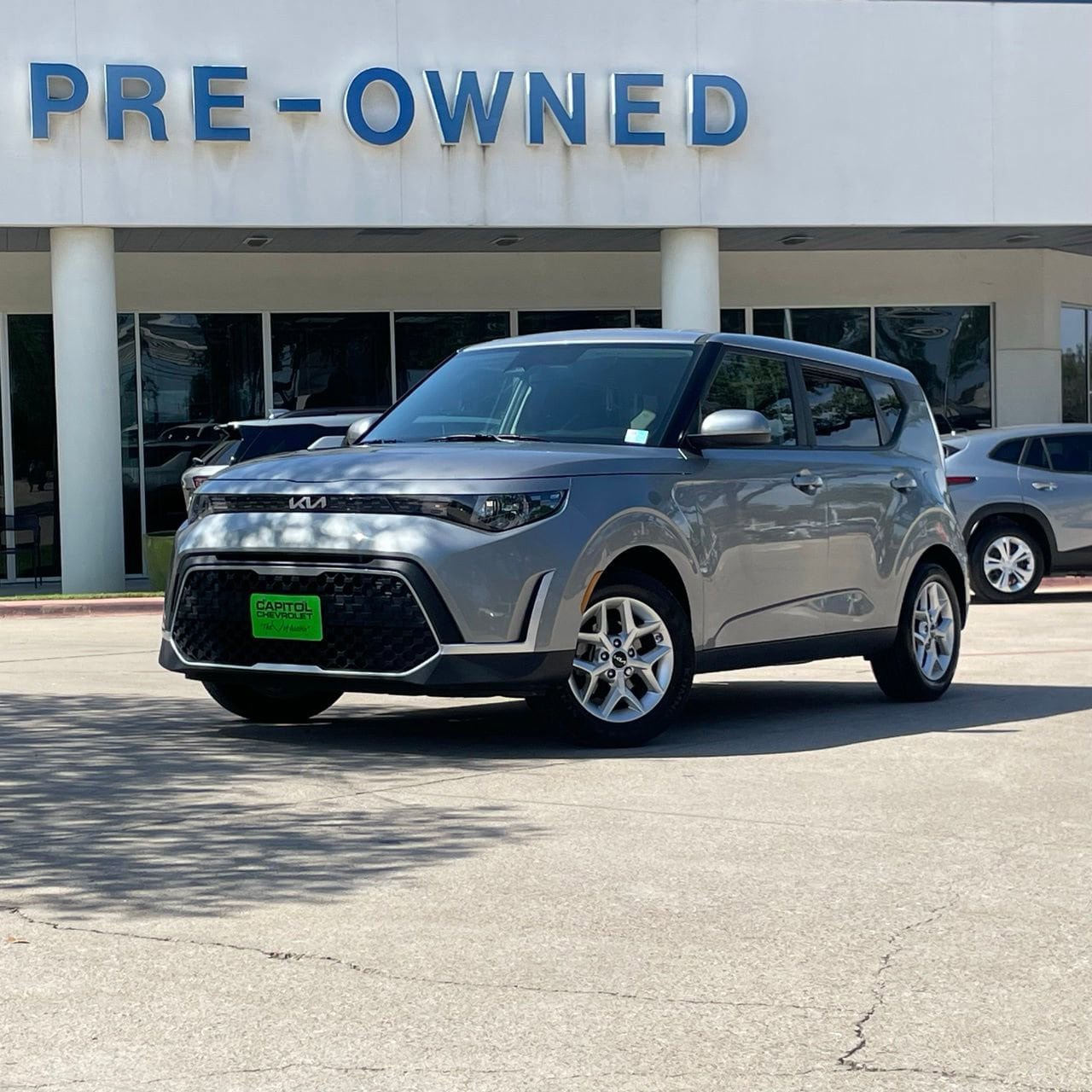Used 2024 Kia Soul LX w/ Option Group 015 FWD image 2
