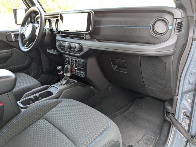 Used 2024 Jeep Wrangler Unlimited Rubicon 4xe w/ Safety Group AWD/4WD image 28
