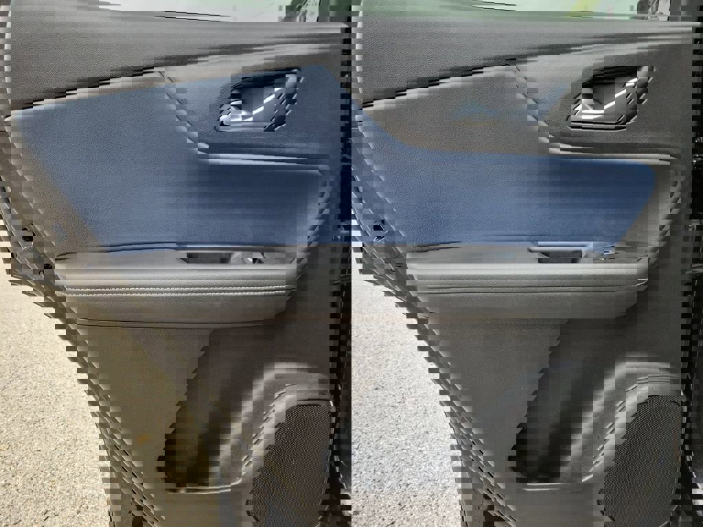 Certified 2025 Chevrolet Blazer RS image 11