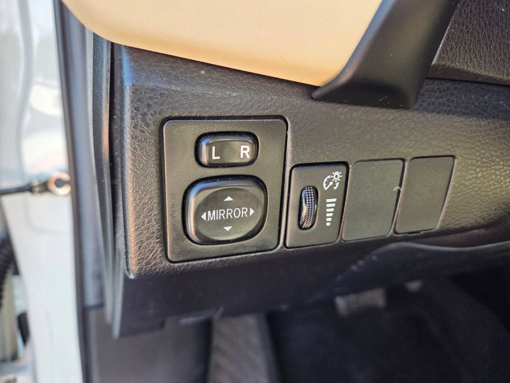 Used 2019 Toyota Corolla LE FWD image 22