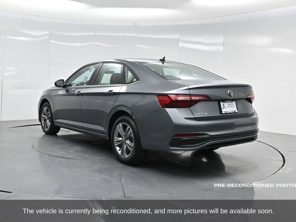 Used 2022 Volkswagen Jetta SE image 5