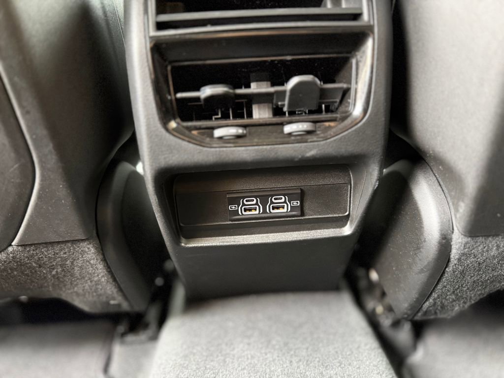 Used 2023 Jeep Grand Cherokee Laredo image 27