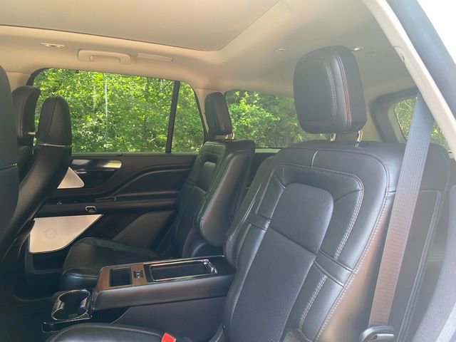 Used 2022 Lincoln Aviator Reserve w/ Equipment Group 201A AWD/4WD image 11