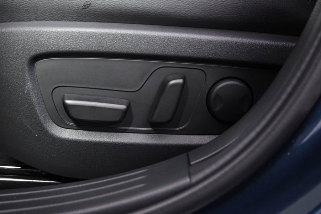 Used 2026 MAZDA CX-50 AWD 2.5 Hybrid w/ Premium Pkg image 14