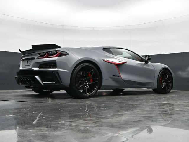 Used 2025 Chevrolet Corvette Z06 w/ Stealth Interior Trim Package RWD image 40