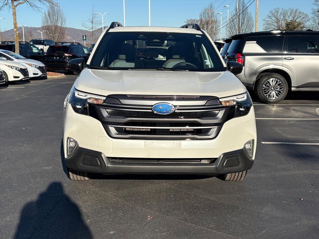 Used 2025 Subaru Forester Premium w/ Convenience Package #2 image 4