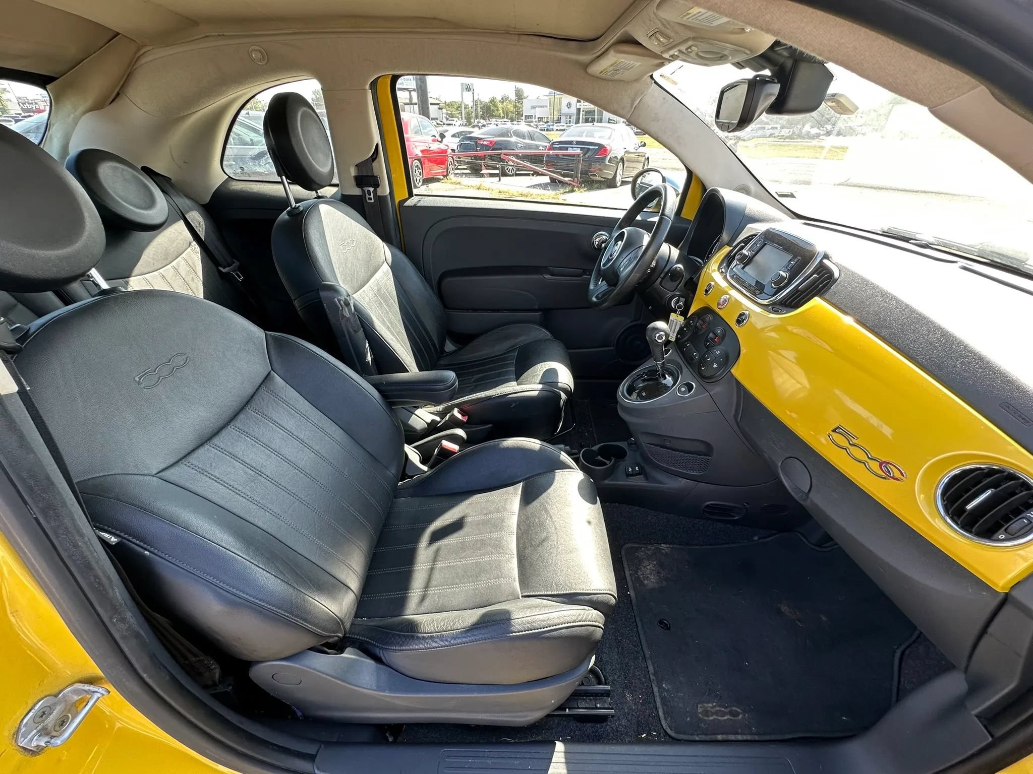 Used 2017 FIAT 500 Lounge FWD image 23