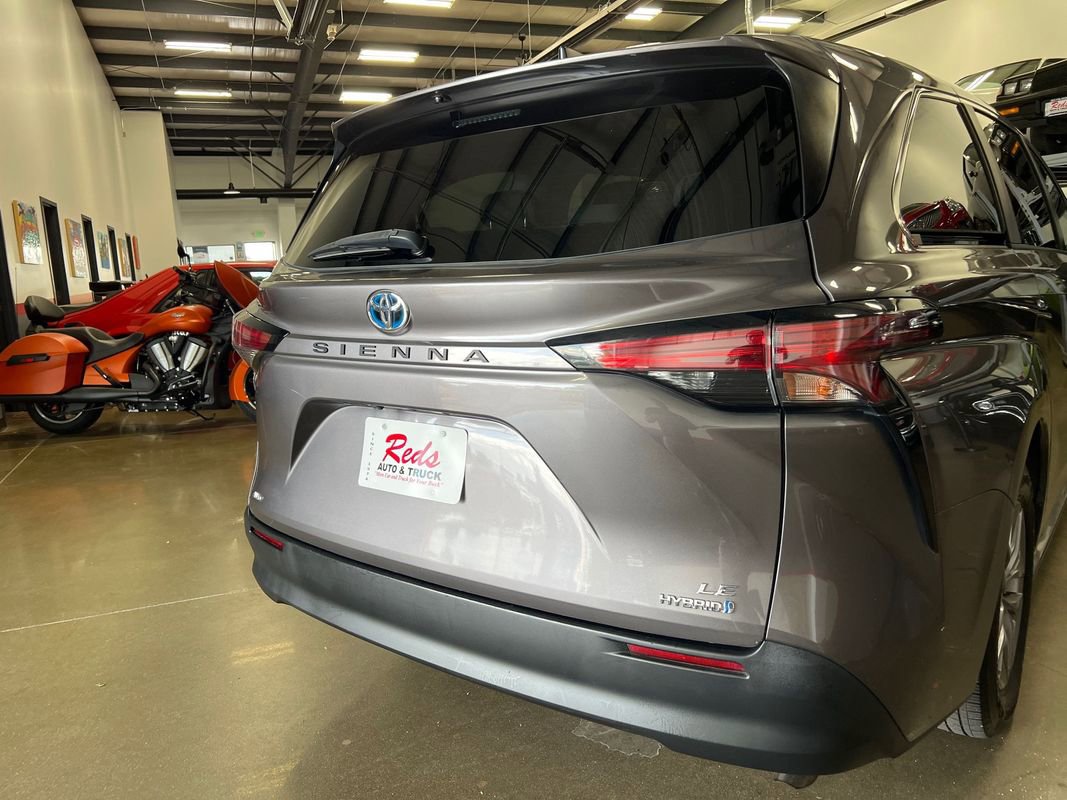 Used 2021 Toyota Sienna LE image 38