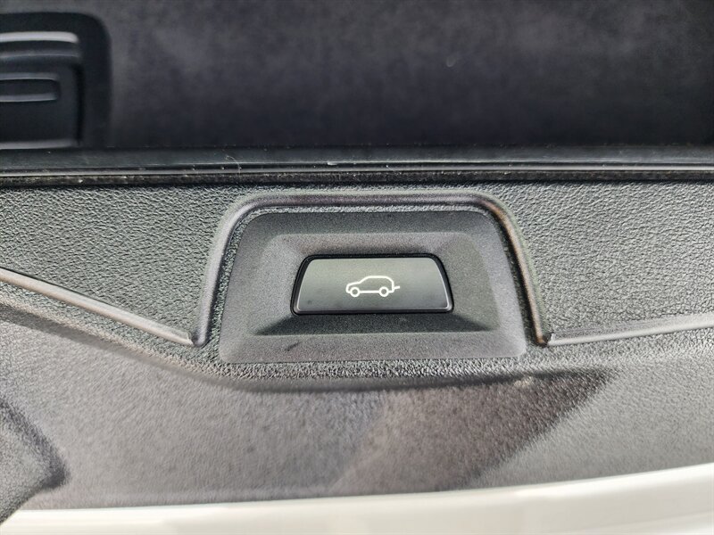 Used 2021 BMW X5 xDrive40i w/ Convenience Package AWD/4WD image 14