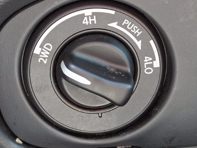 Used 2022 Nissan Frontier PRO-4X AWD/4WD image 32
