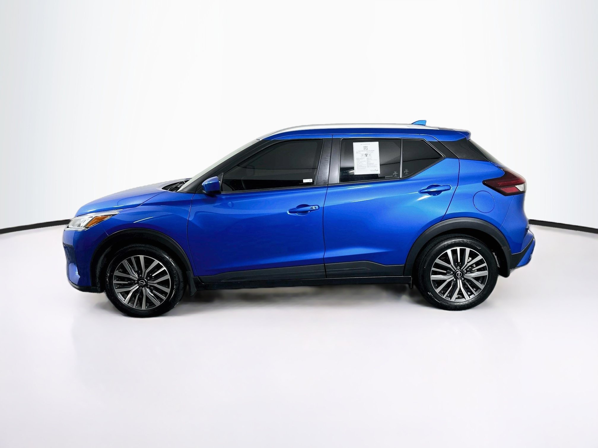 Used 2023 Nissan Kicks SV FWD image 4