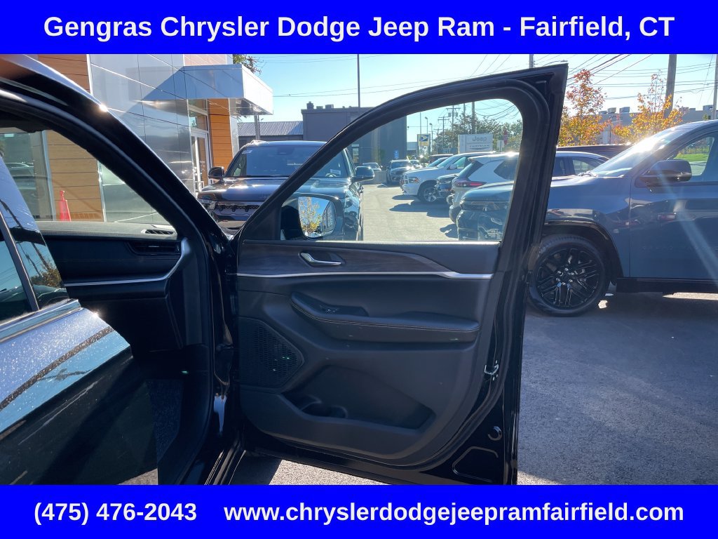 Certified 2026 Jeep Grand Cherokee Limited AWD/4WD image 18