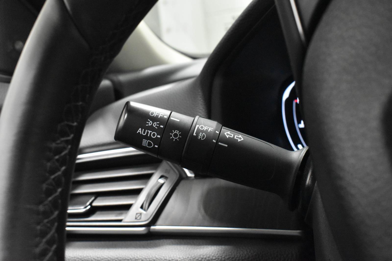 Used 2018 Honda Accord EX-L image 12