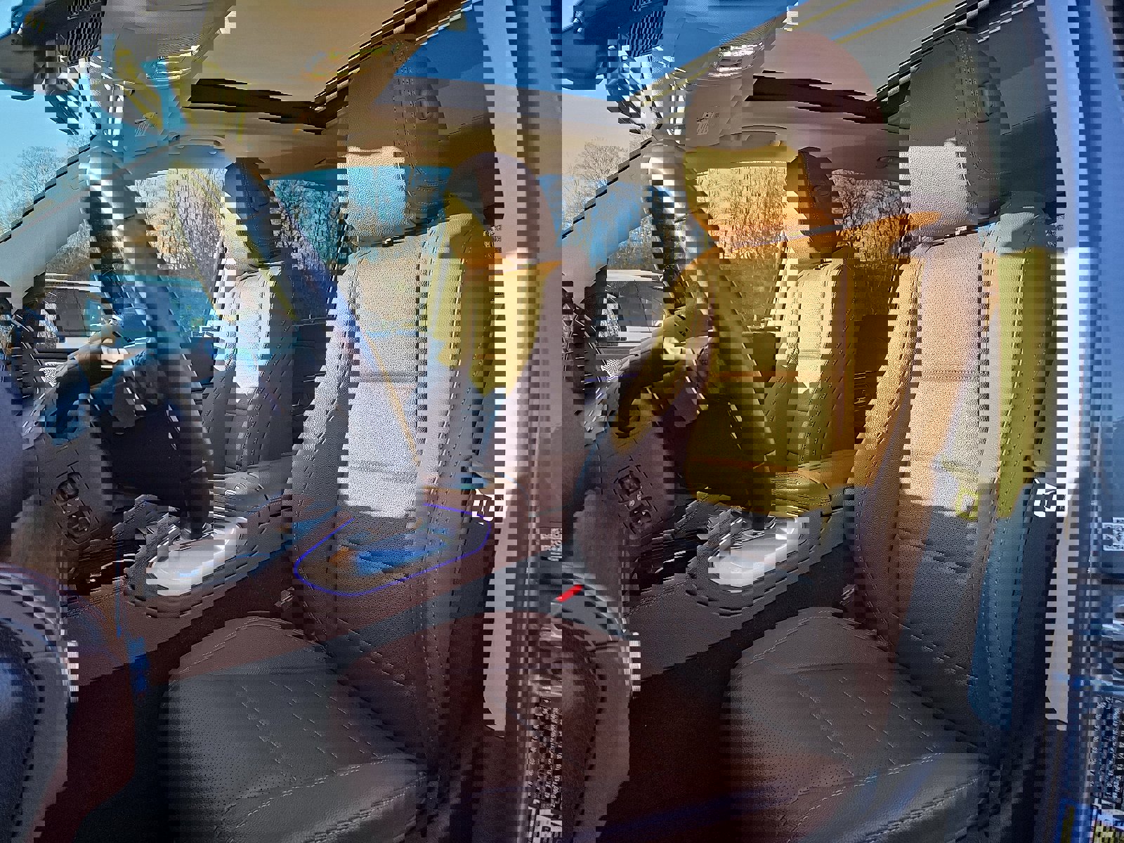 Used 2024 Mercedes-Benz GLE 350 4MATIC w/ AMG Line Exterior image 14