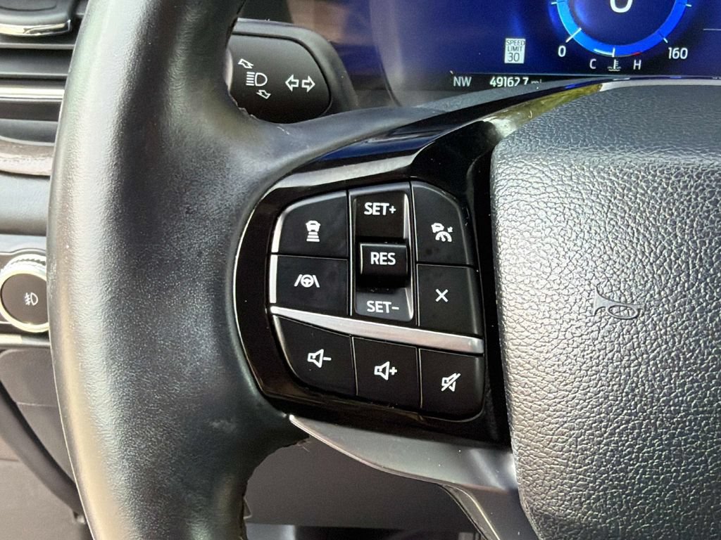 Used 2023 Ford Explorer Platinum w/ Technology Package AWD/4WD image 29