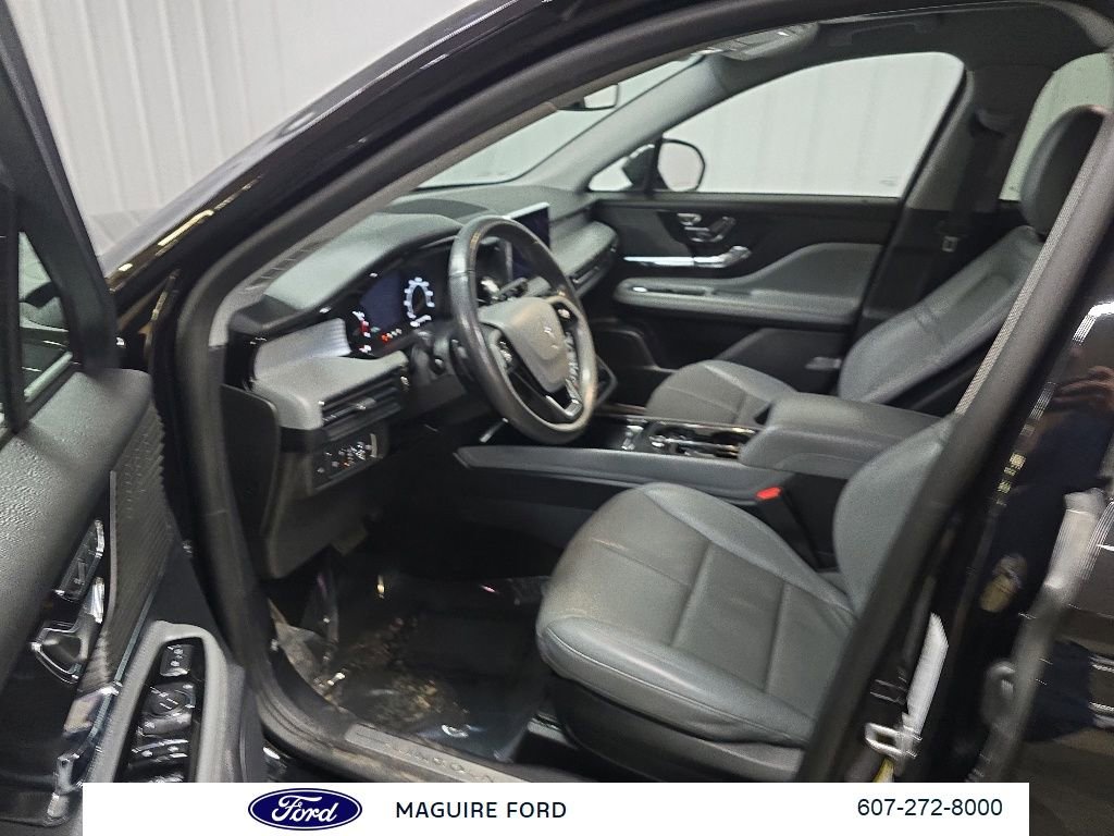 Used 2021 Lincoln Corsair AWD w/ Premium Package image 32