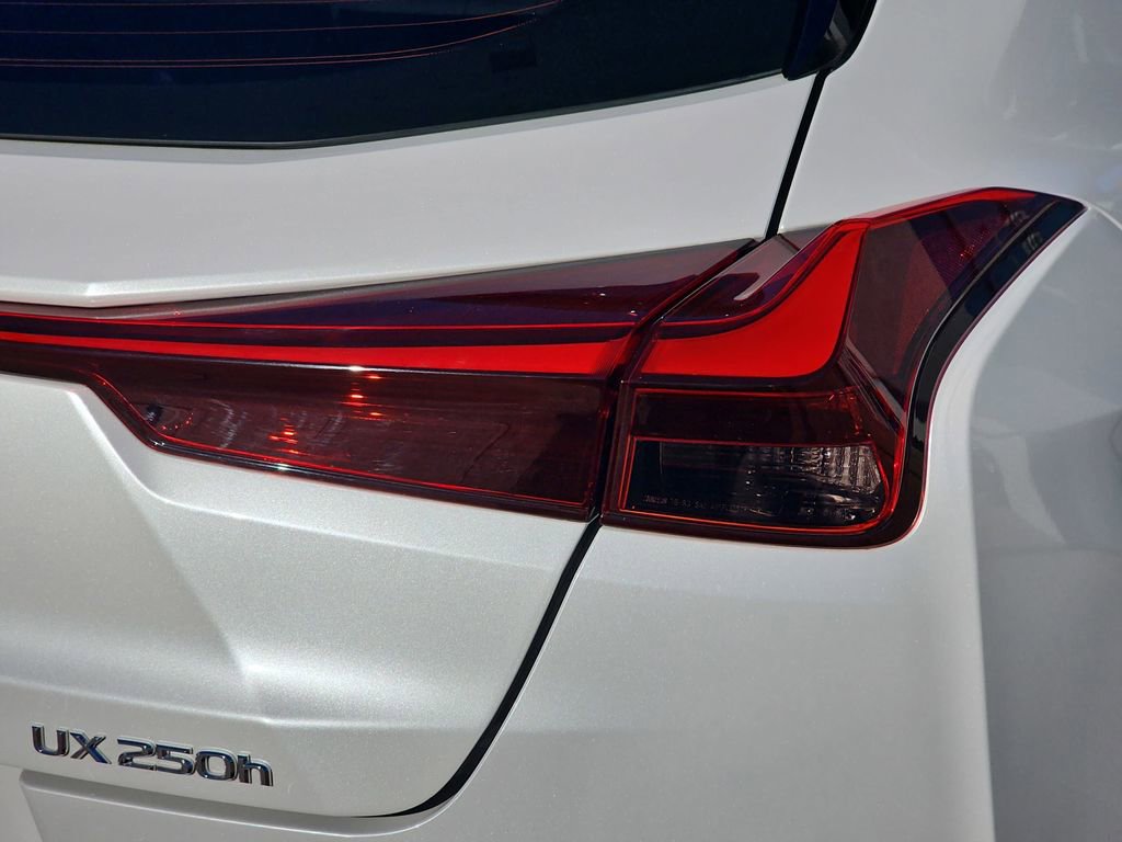 Used 2023 Lexus UX 250h FWD w/ Premium Package image 40