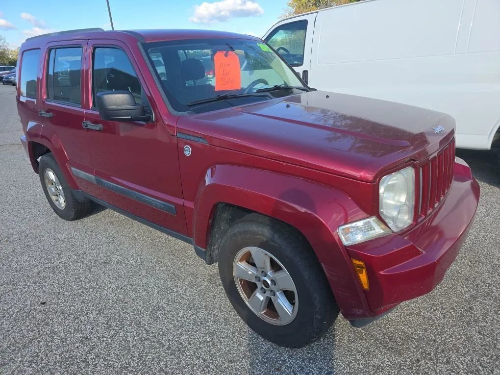 Used 2012 Jeep Liberty Sport image 2