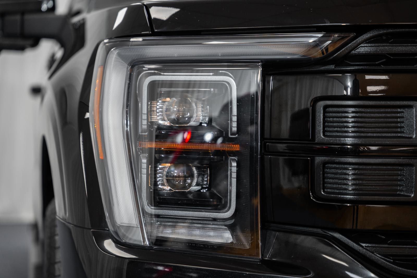 Certified 2022 Ford F150 Lariat w/ Equipment Group 502A High image 9