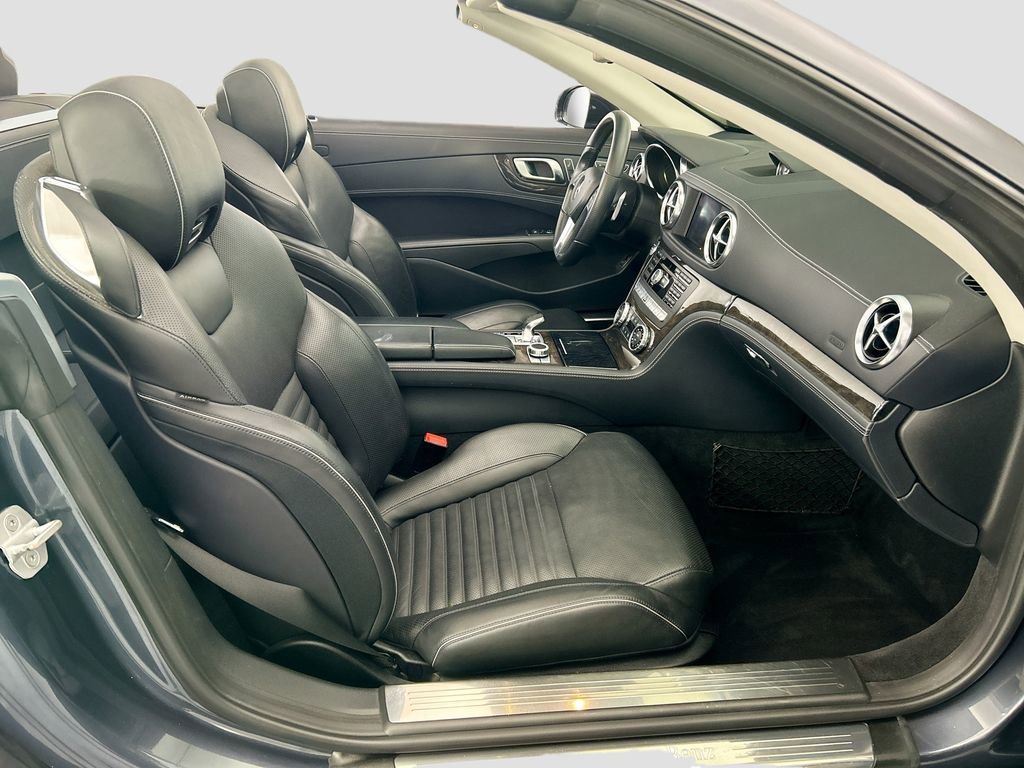 Used 2015 Mercedes-Benz SL 550 image 18