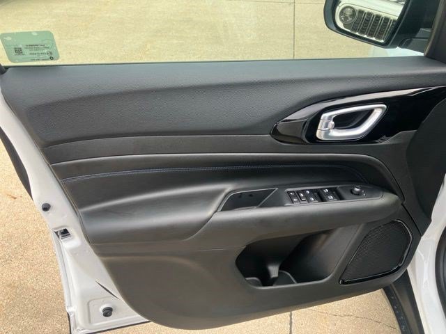New 2026 Jeep Compass Limited AWD/4WD image 9