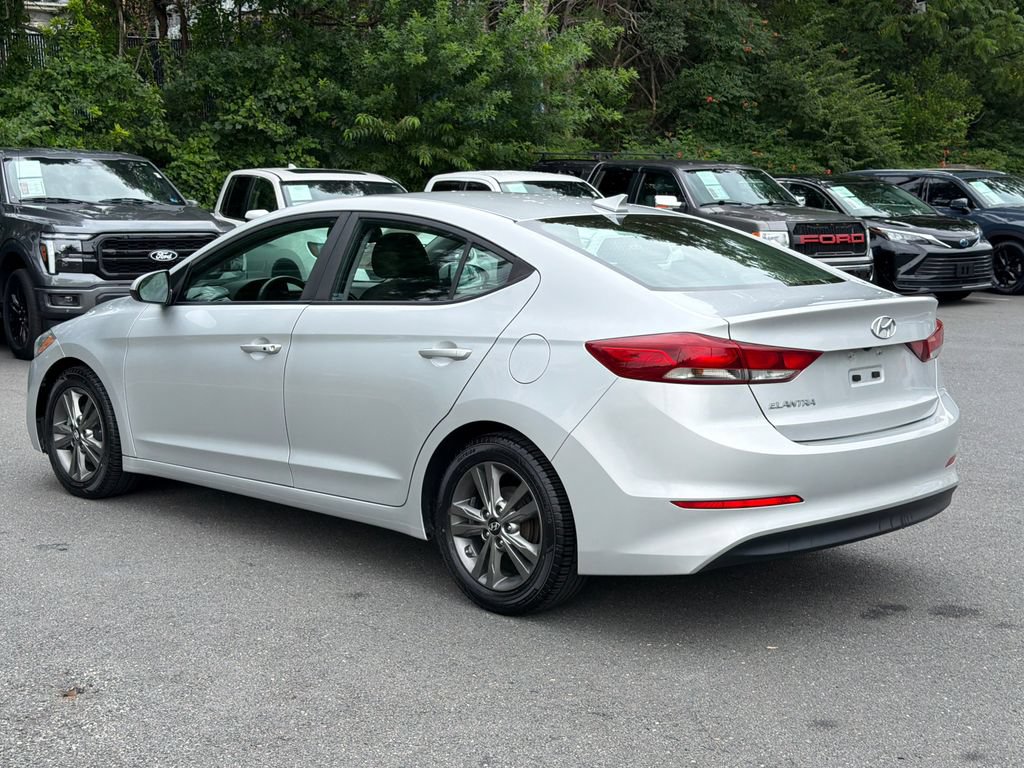Used 2017 Hyundai Elantra Value Edition FWD image 3
