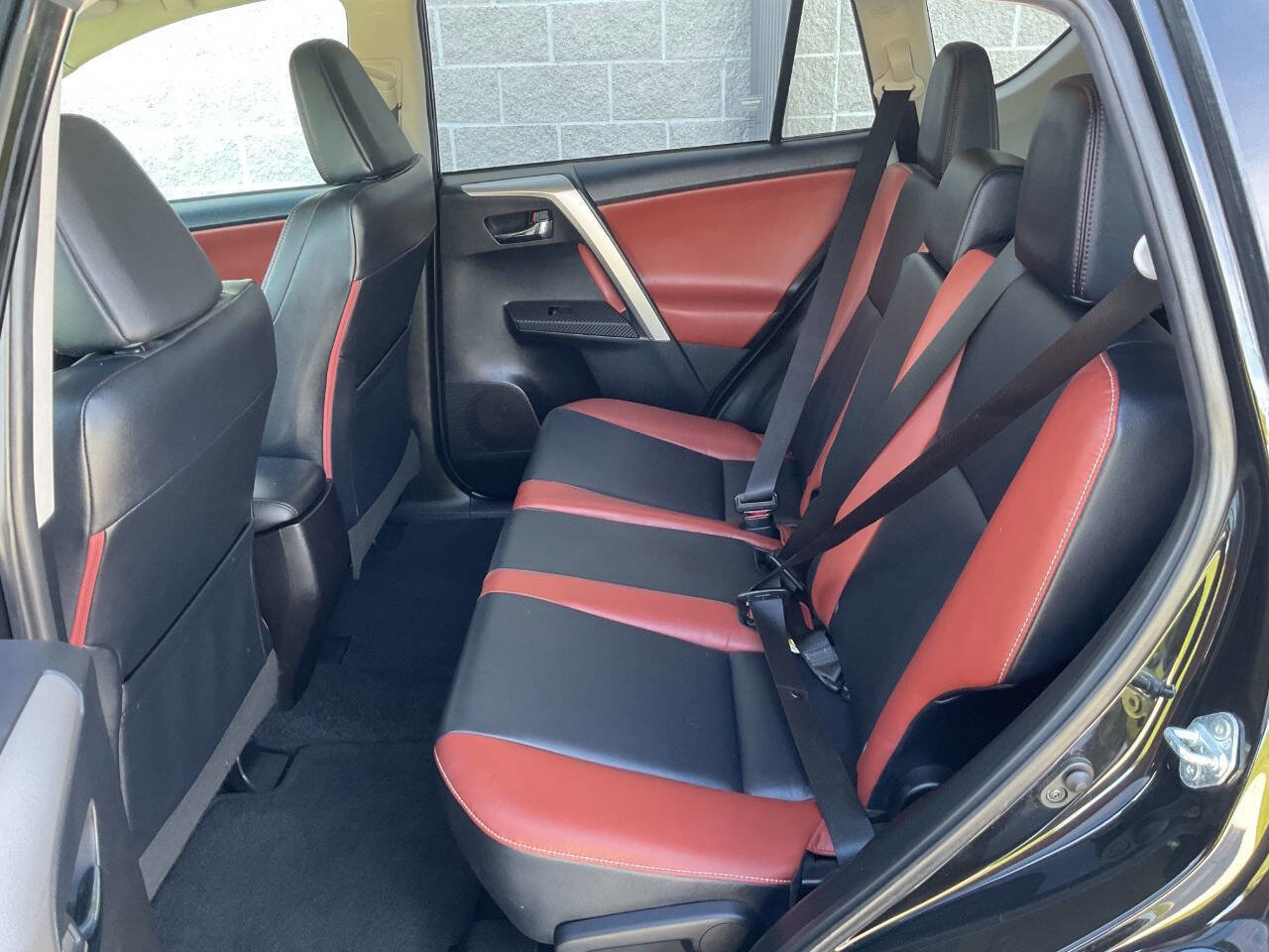Used 2014 Toyota RAV4 Limited AWD/4WD image 30