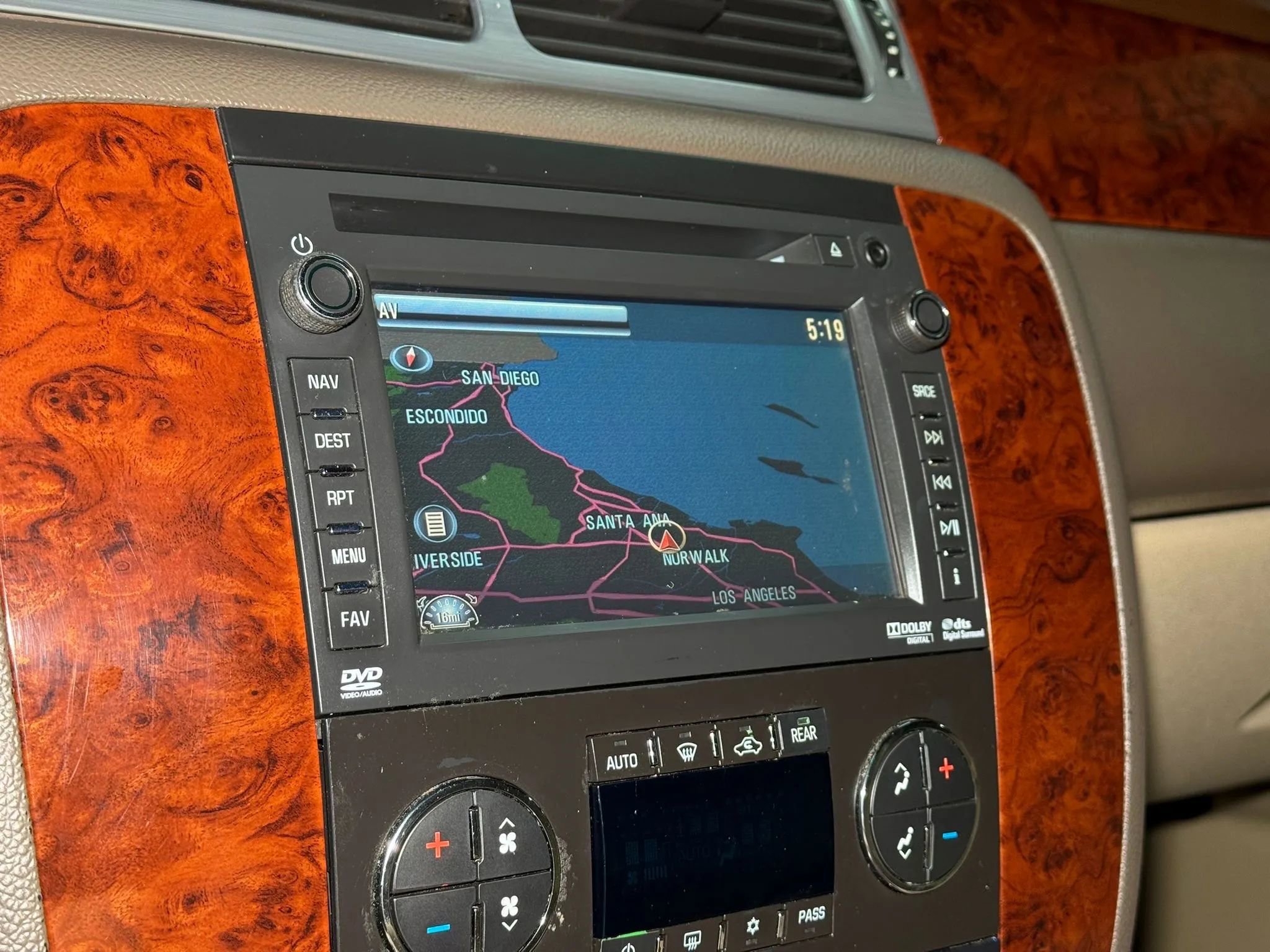 Used 2012 Chevrolet Suburban LTZ image 48