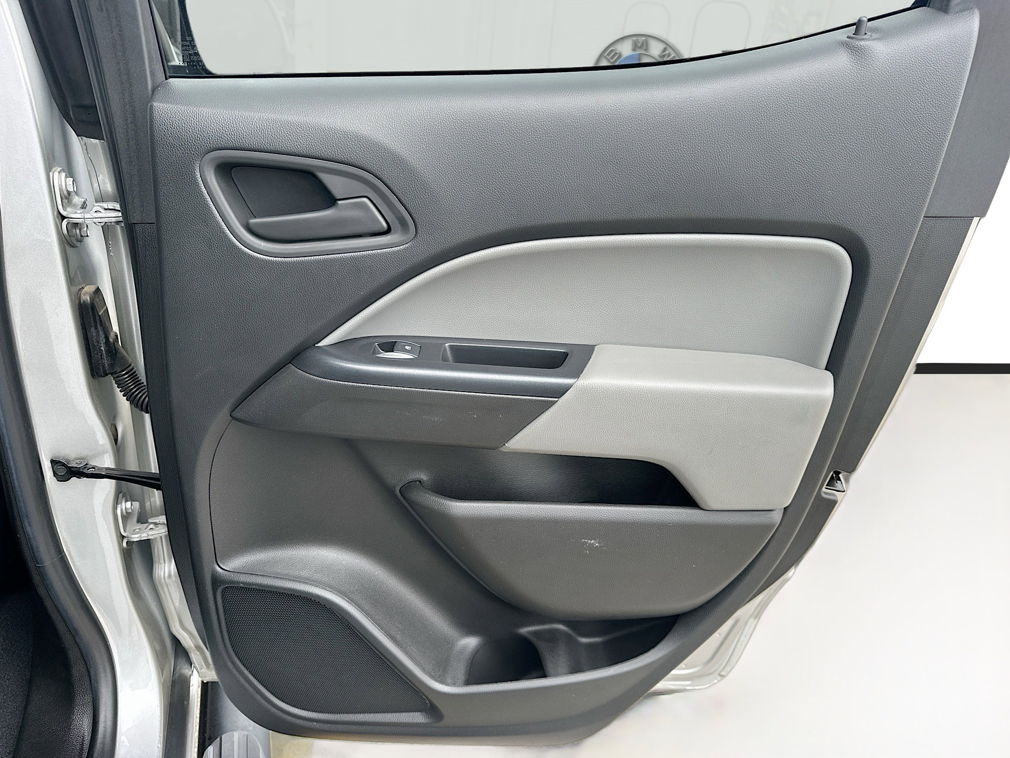 Used 2020 Chevrolet Colorado W/T w/ Custom Special Edition image 30