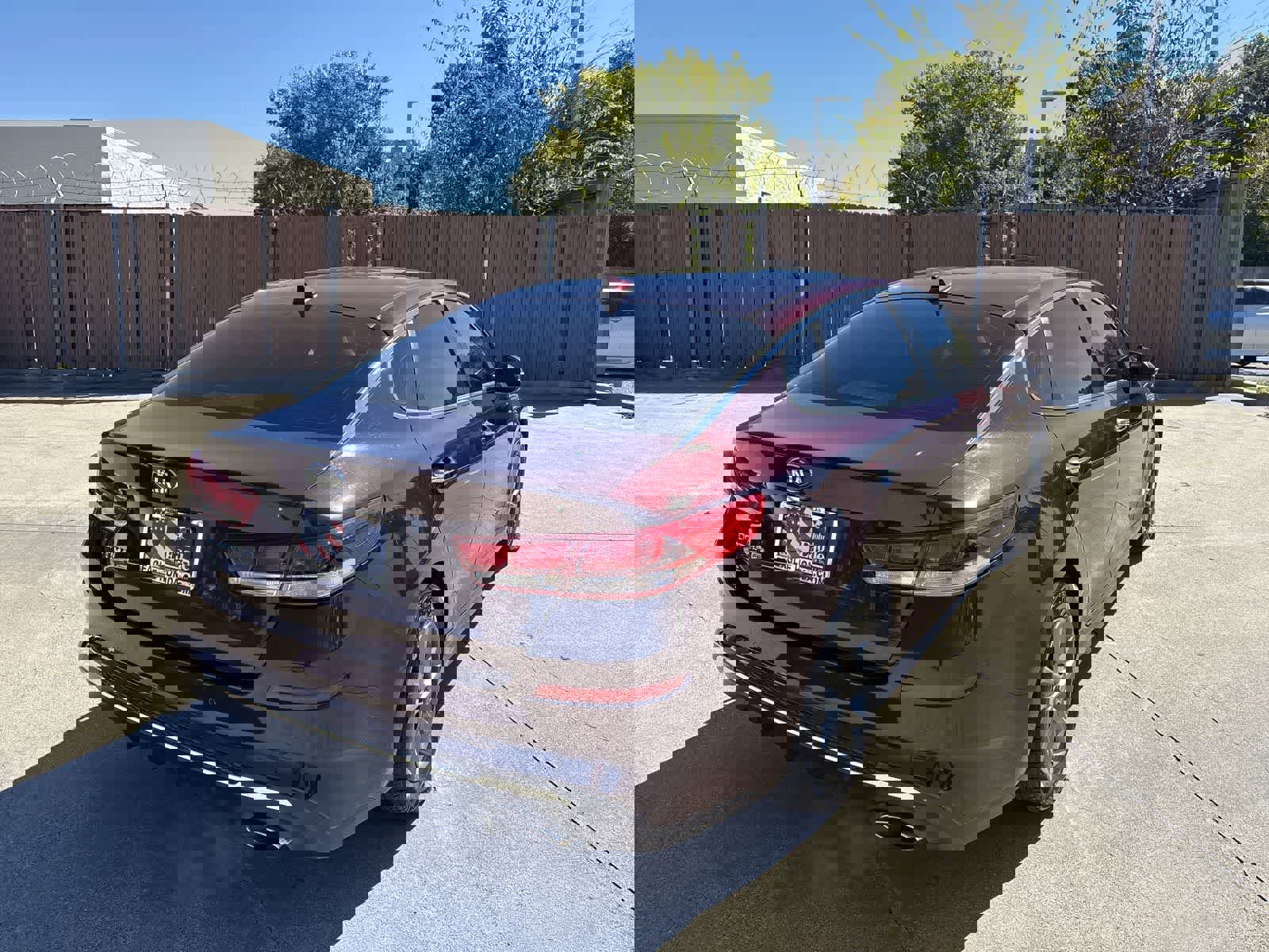 Used 2020 Kia Optima LX image 24