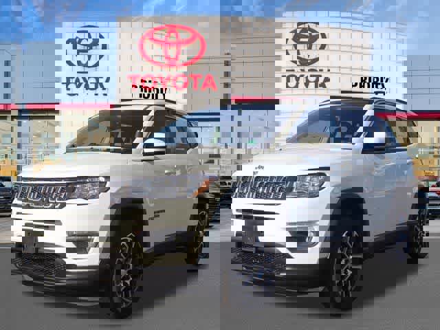 Used 2017 Jeep Compass Latitude w/ Popular Equipment Group image 1