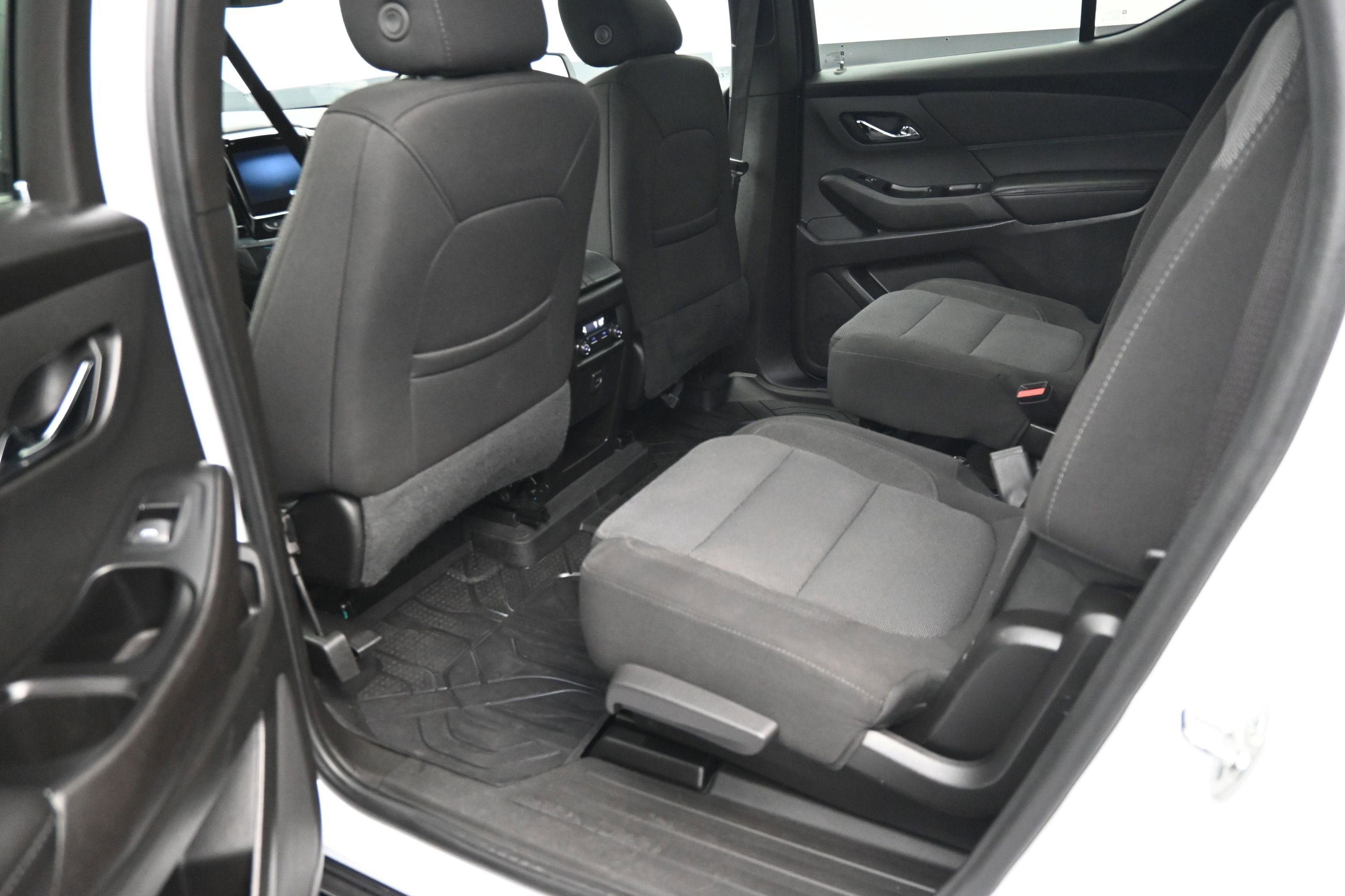 Used 2023 Chevrolet Traverse LT AWD/4WD image 27