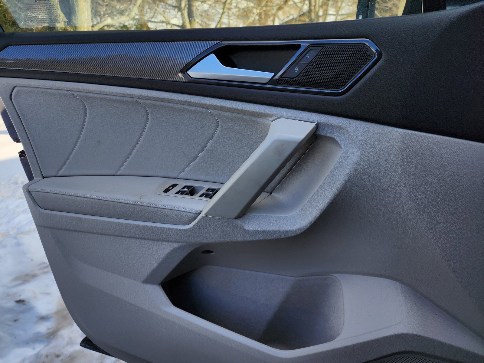 Used 2022 Volkswagen Tiguan SE image 12