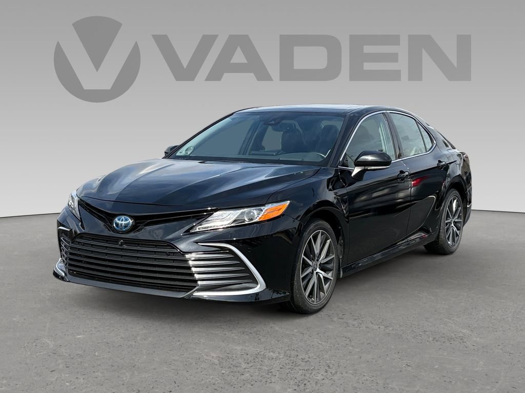 Used 2023 Toyota Camry XLE w/ Navigation Package image 17
