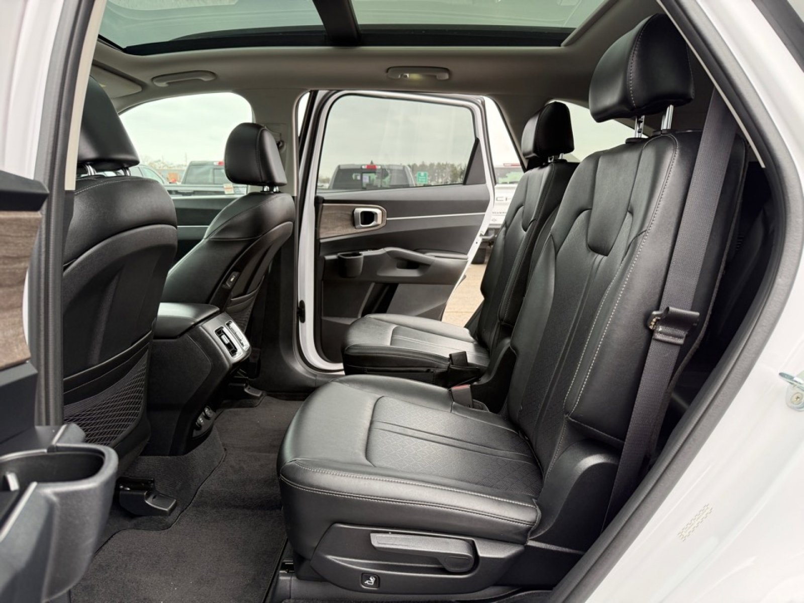 Used 2022 Kia Sorento X-Line EX image 17