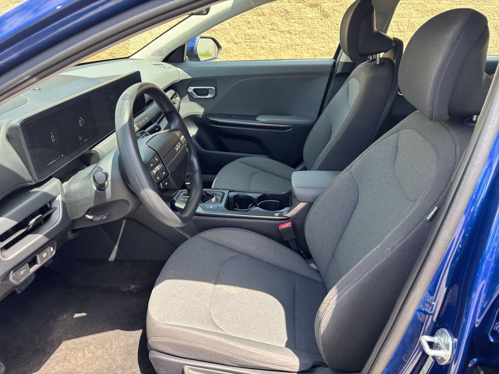 Used 2025 Kia K4 FWD image 27