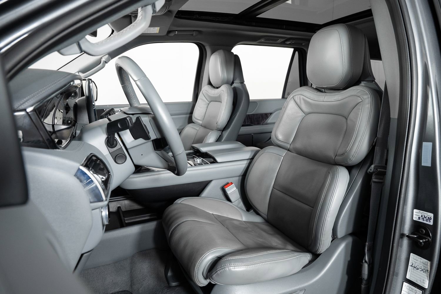 Used 2021 Lincoln Navigator L Reserve image 14