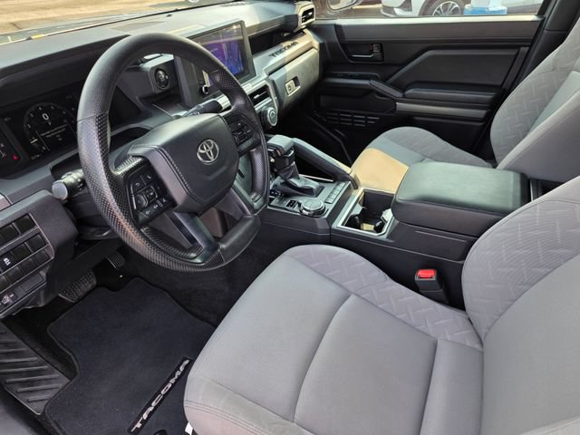 Used 2024 Toyota Tacoma SR5 AWD/4WD image 18