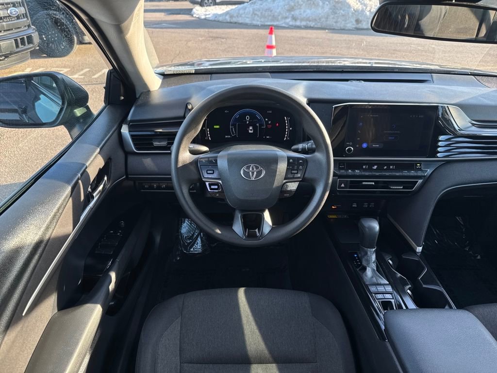 Used 2025 Toyota Camry LE image 11