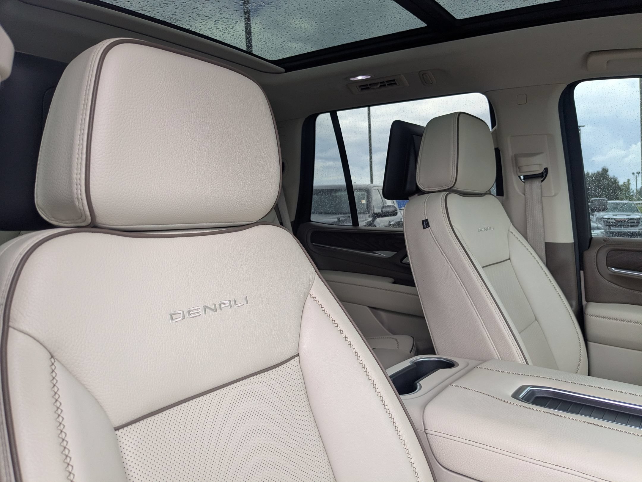 Used 2024 GMC Yukon Denali w/ Denali Reserve Package AWD/4WD image 32